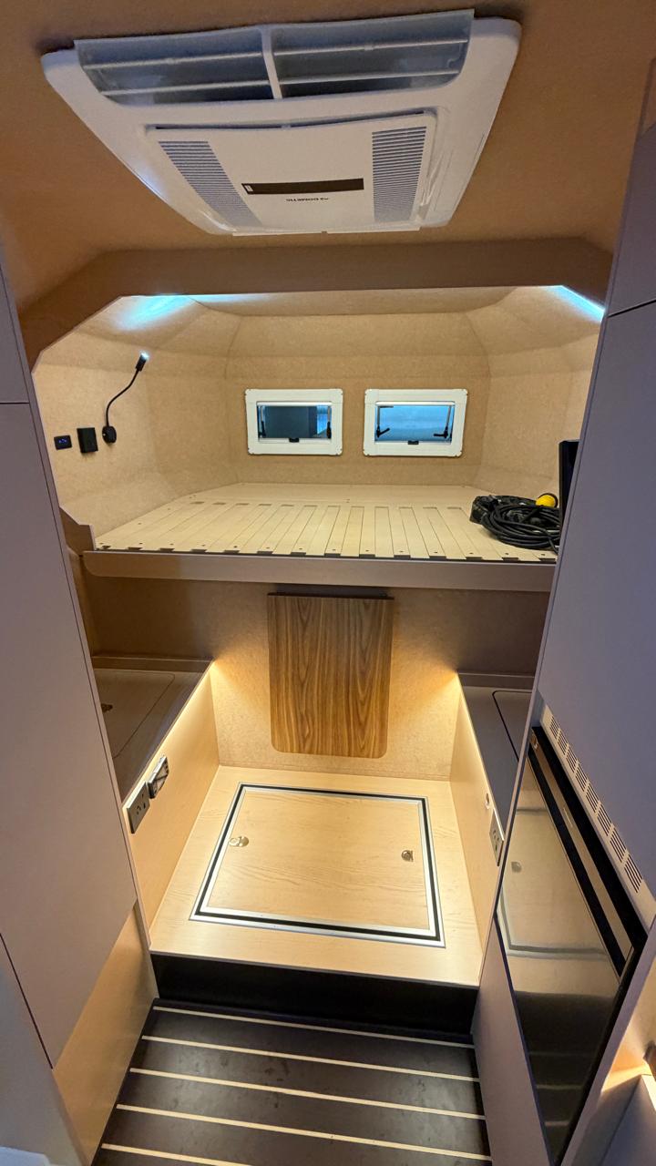 /motorhomes/expedition-camper/06.jpg